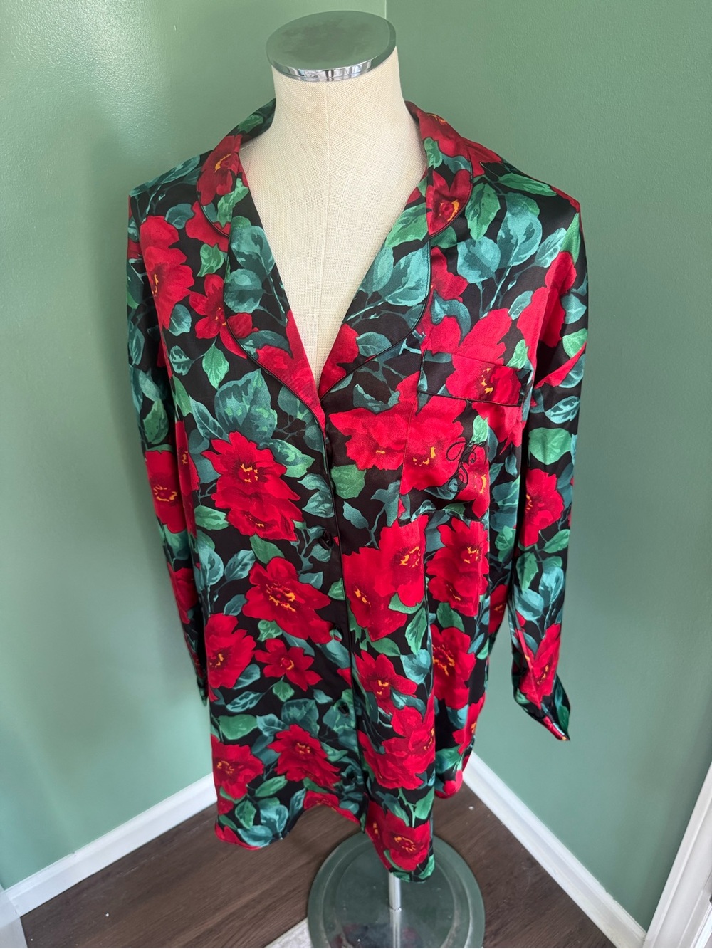 Vintage NWT Victoria’s Secret Red Floral Satin Pajamas